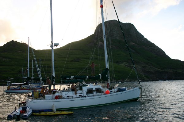 Notice Bruce standing on the boom of Capaz, there are no limits.